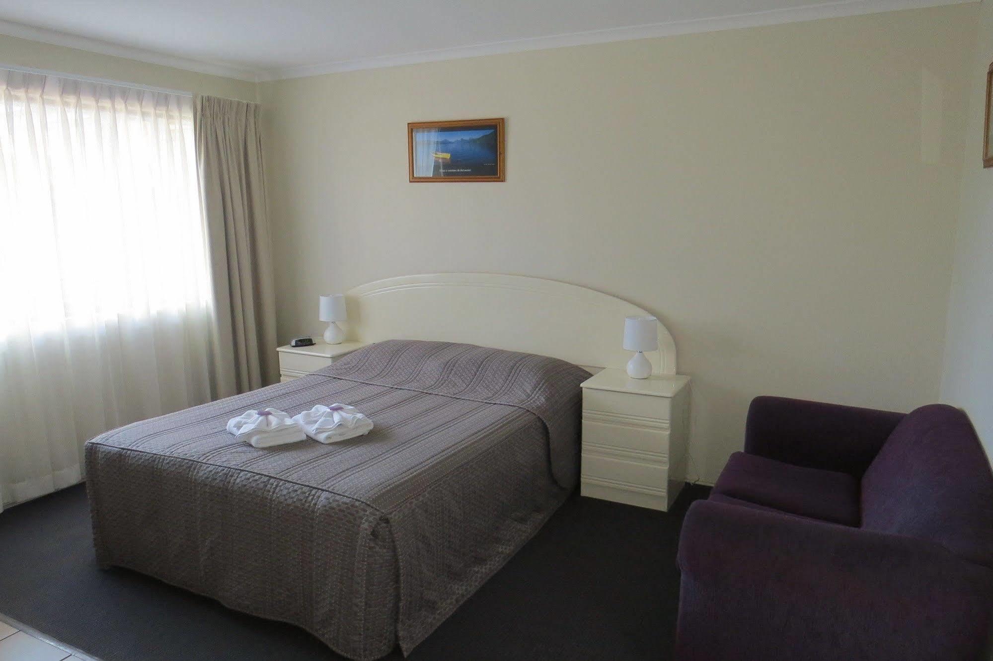 Biloela Palms Motor Inn Exterior foto